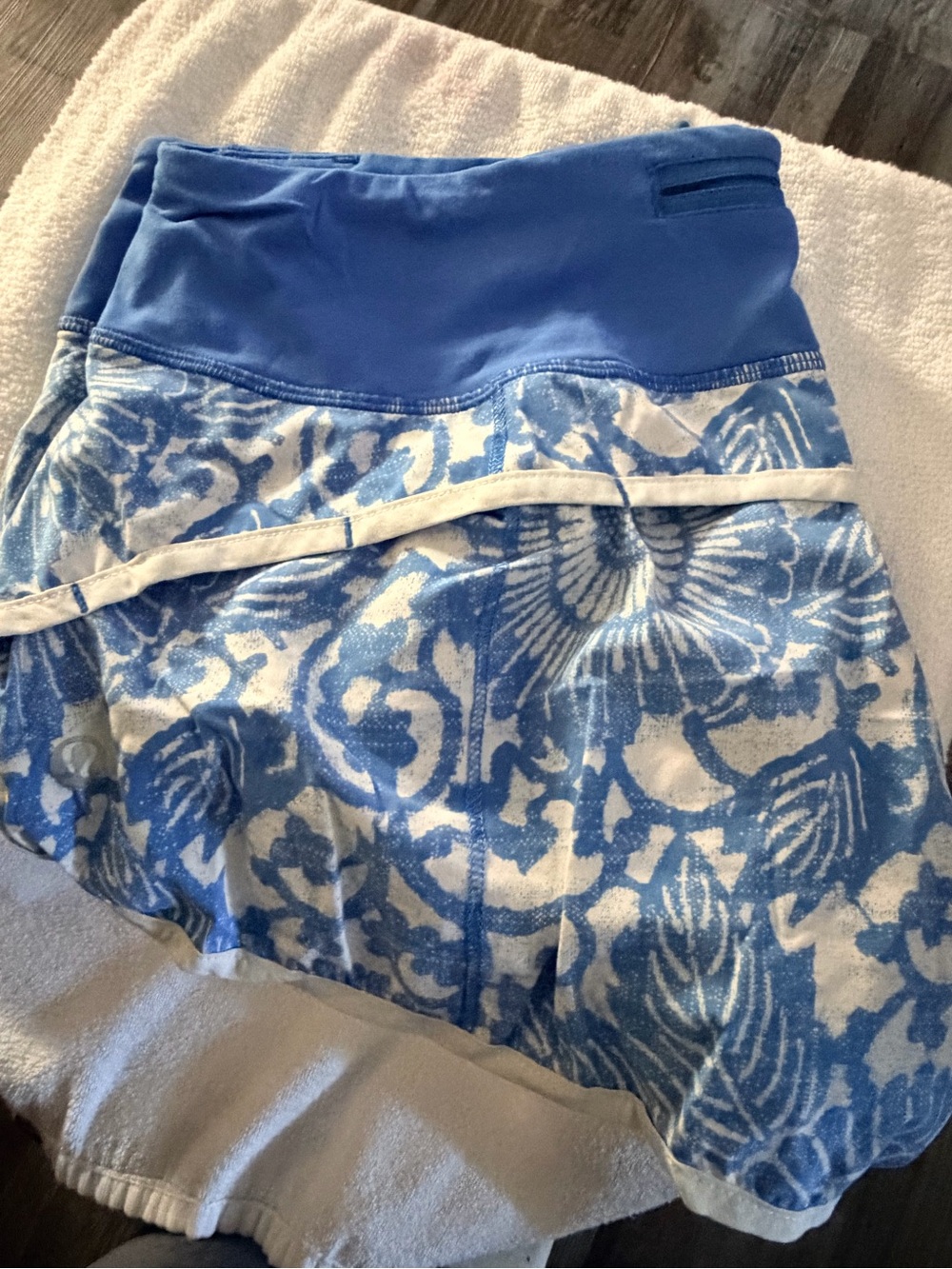 lululemon athletica Blue and White Floral Print Women's Shorts